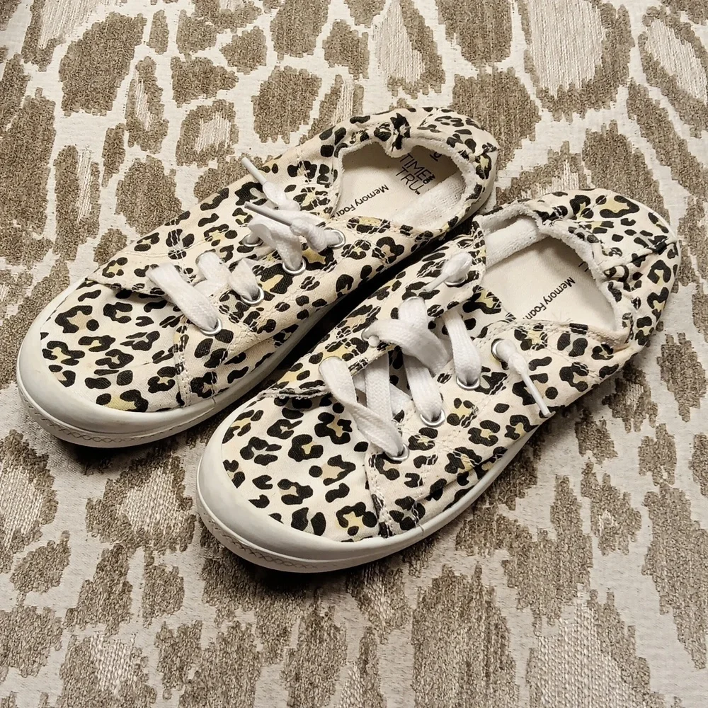TIME and Tru Cheetah Print Slip on Memory Foam Size 6